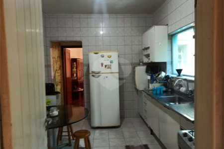 Casa à venda com 4 quartos, sendo 1 suíte, em Perdizes, São Paulo, SP