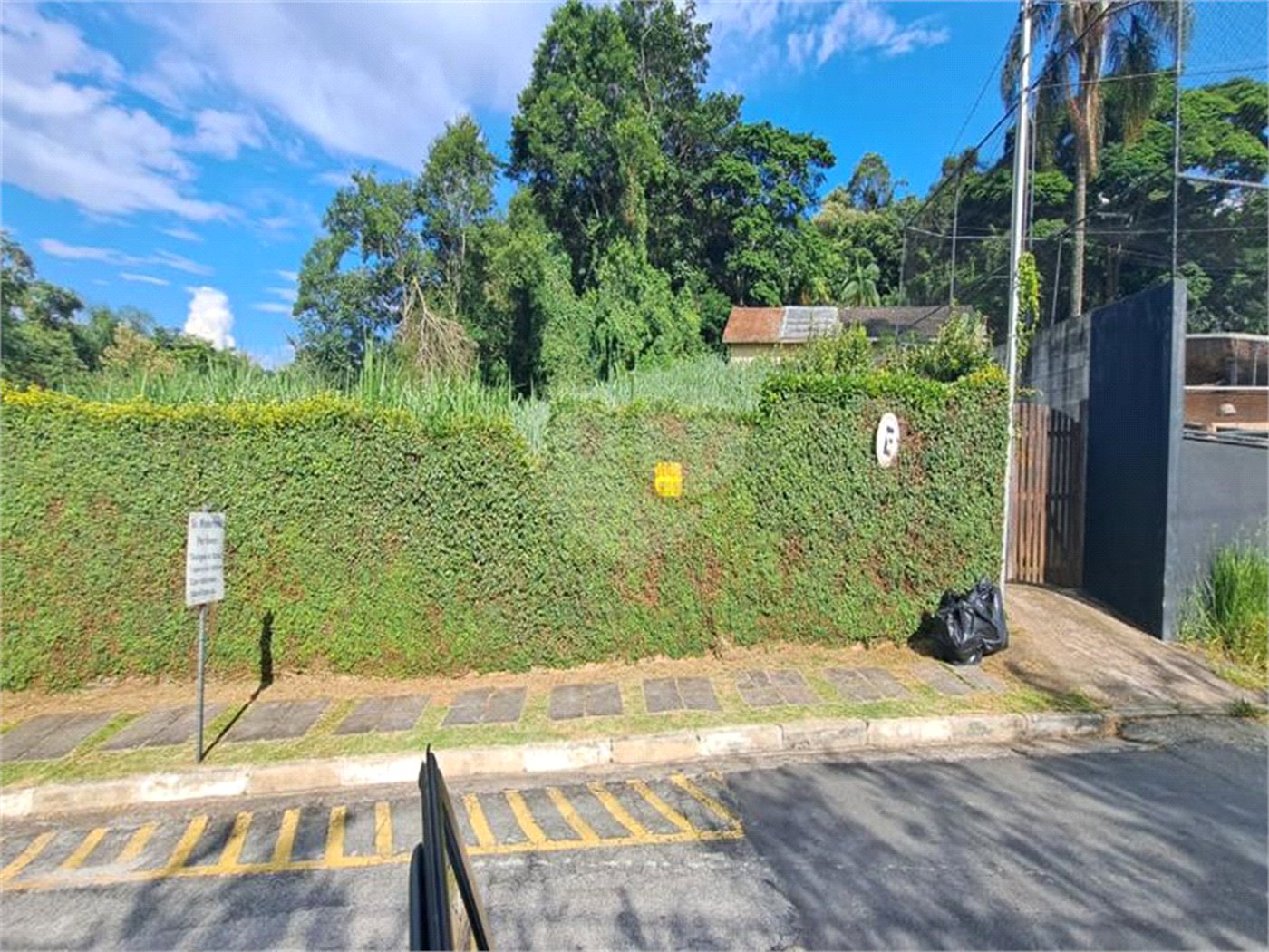 Terreno à venda em Horto, São Paulo, SP