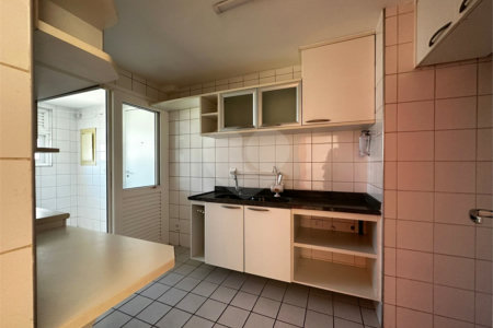 Apartamento à venda com 3 quartos, sendo 1 suíte, em Vila Andrade, São Paulo, SP