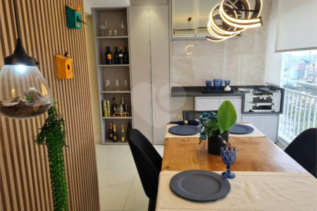 Apartamento à venda com 3 quartos, sendo 1 suíte,  em Vila Anastácio, São Paulo, SP