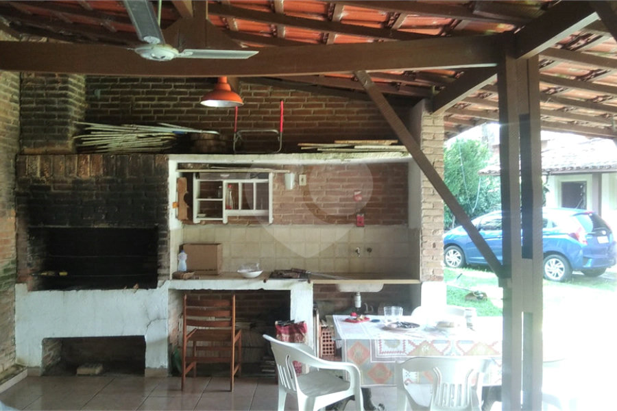 Casa à venda com 5 quartos, sendo 3 suítes, no condomínio Alpes da Cantareira, Mairiporã - SP