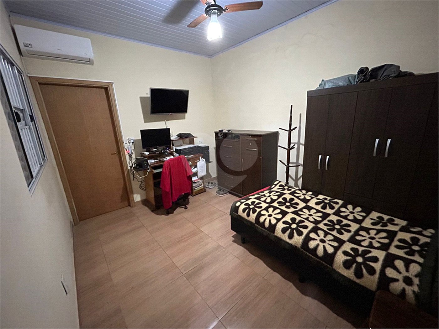 Casa à venda com 4 quartos, sendo 1 suíte, no Centro, Cravinhos, SP