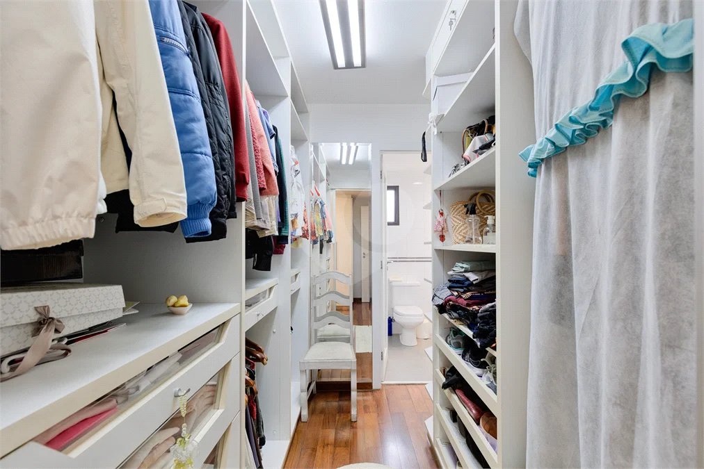 Apartamento à venda com 3 quartos, sendo 2 suítes, em Alto da Boa Vista, São Paulo, SP