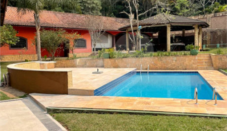 Casa à venda ou para alugar com 4 suítes no condomínio Alpes da Cantareira, Mairiporã - SP