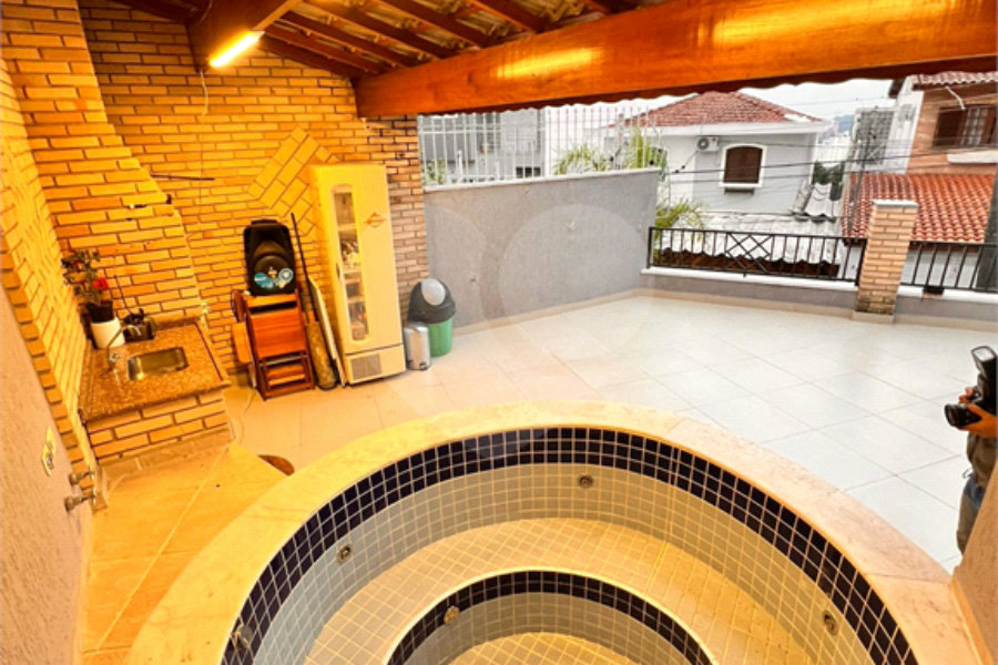 Sobrado à venda com 3 suítes em Vila Irmãos Arnoni, São Paulo, SP