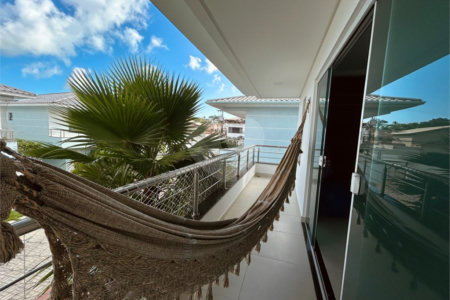 Duplex à venda com 1 quarto, sendo 3 suítes, em Taperapuan, Porto Seguro, BA