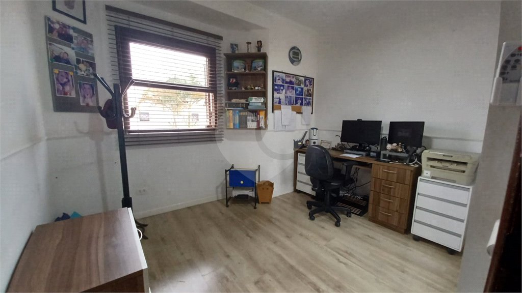Casa à venda com 3 quartos, sendo 1 suíte, no condomínio Residencial Morada do Horto, São Paulo - SP