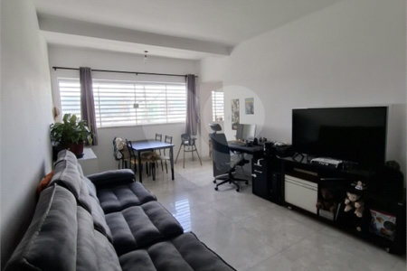 Casa à venda com 6 quartos, sendo 1 suíte,  em Vila Vitória, Mogi das Cruzes, SP