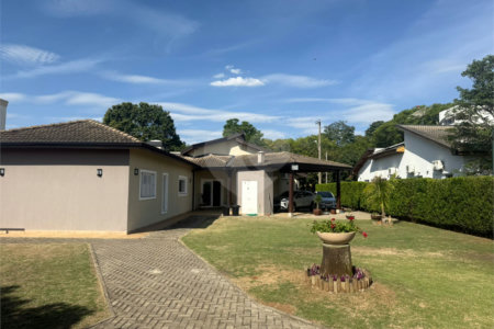 Casa à venda com 3 suítes no condomínio Terras de Mont Serrat, Salto - SP