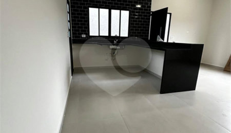 Casa Térrea à venda com 3 quartos, sendo 1 suíte,  em Residencial Jardins da Catalunha, Atibaia, SP