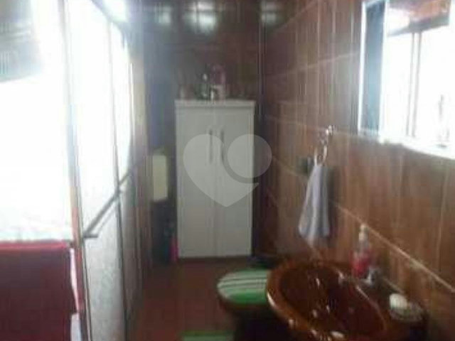 Casa à venda com 2 quartos, sendo 1 suíte,  no condomínio Travessa Carmem Lúcia Carneiro,88, São Paulo - SP