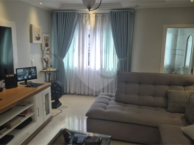 Sobrado à venda com 3 quartos, sendo 1 suíte,  em Tremembé, São Paulo, SP
