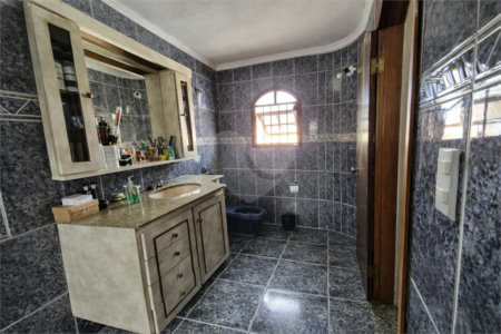 Casa à venda com 3 quartos, sendo 1 suíte, em Centreville, Santo André, SP