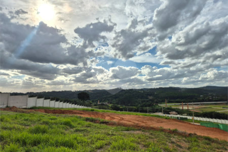 Terreno à venda no condomínio Villagio Caxambu, Jundiaí - SP