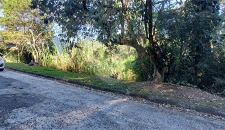 Terreno à venda no condomínio Alpes da Cantareira, Mairiporã - SP