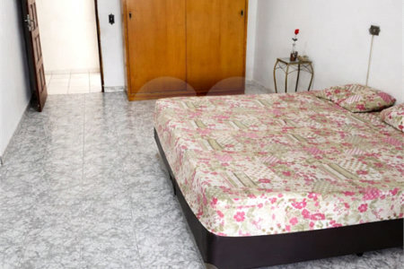 Casa à venda com 3 quartos, sendo 1 suíte, em Jardim Campo Limpo, São Paulo, SP