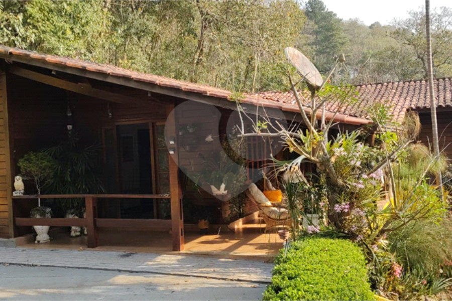 Casa à venda com 4 quartos, sendo 1 suíte, em Serra da Cantareira, Mairiporã, SP