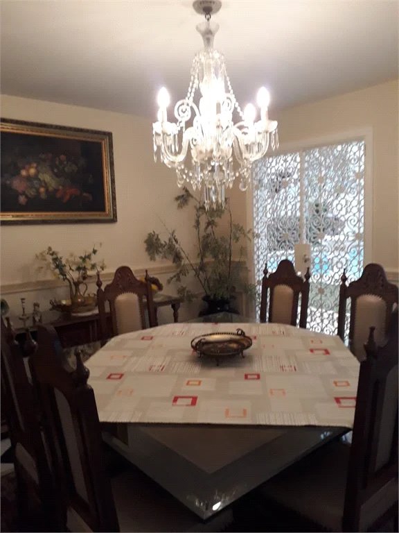Casa à venda ou para alugar com 5 suítes em Jardim Leonor, São Paulo, SP