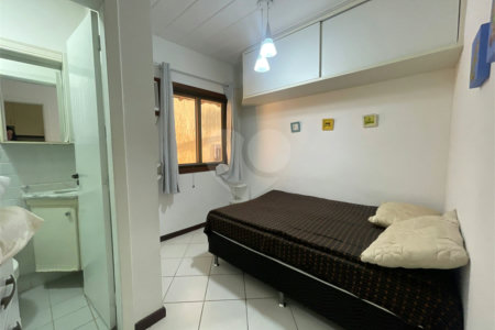 Casa em condomínio à venda com 3 quartos, sendo 2 suítes, em João Fernandes, Armação dos Búzios, RJ