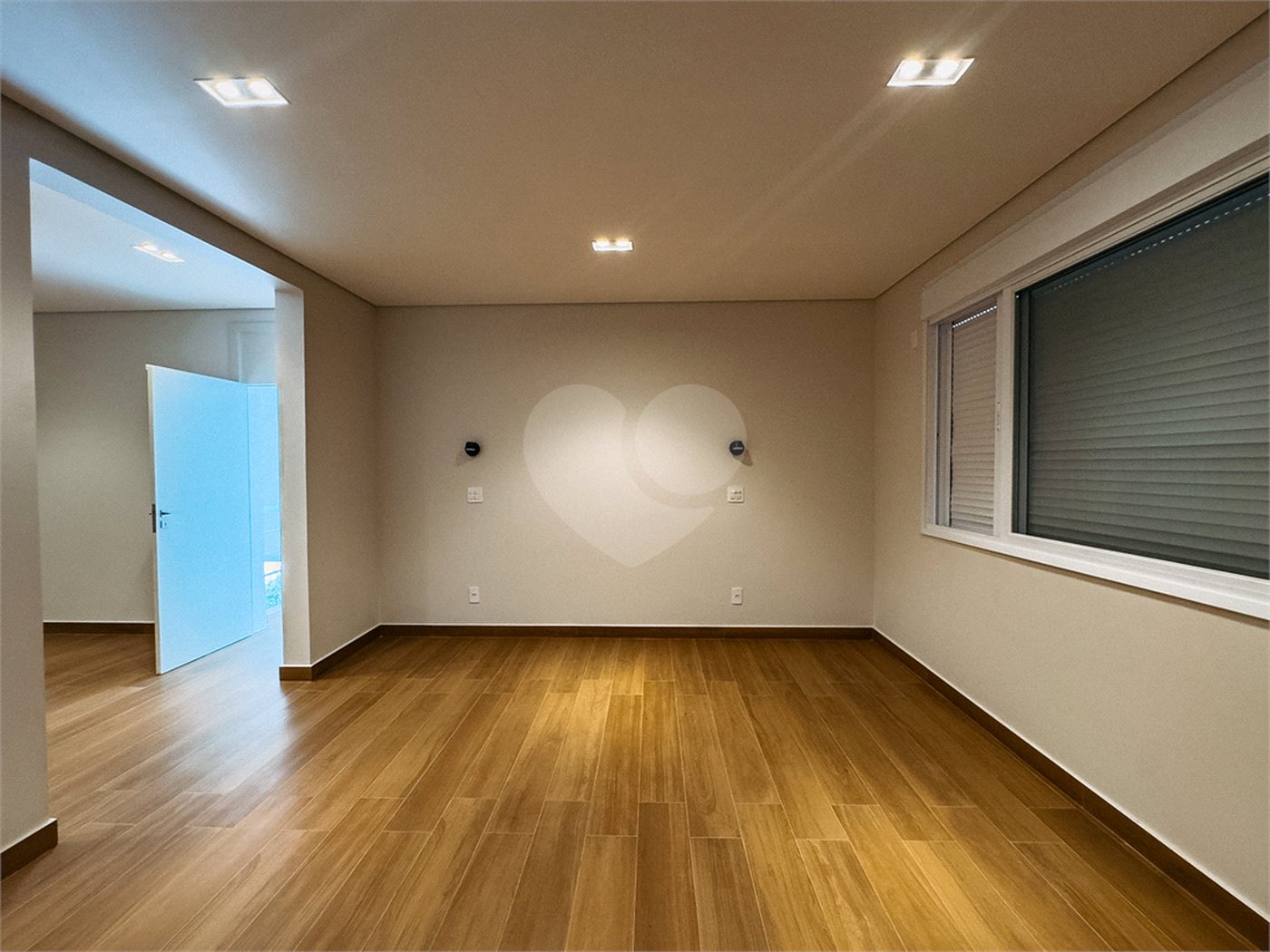 Casa à venda com 4 suítes no condomínio Villa dos Pinheiros, Indaiatuba - SP