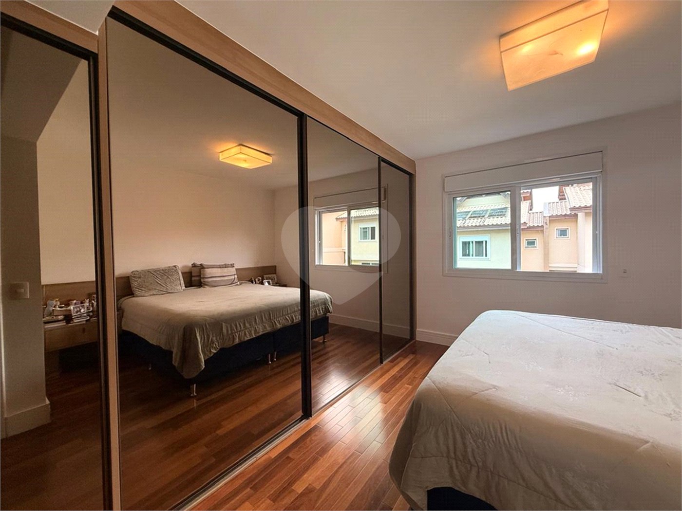 Casa à venda com 4 quartos, sendo 2 suítes, no condomínio Florada da Serra, São Paulo - SP