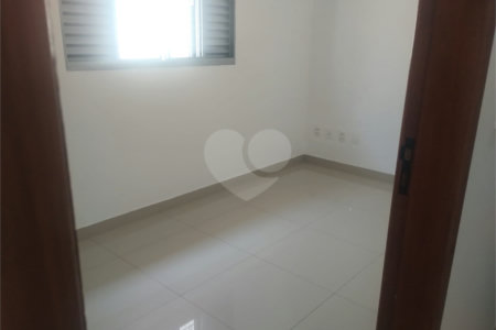 Casa à venda com 3 quartos, sendo 1 suíte, em Parque Industrial, São José dos Campos, SP