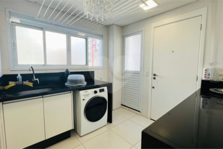 Apartamento à venda com 3 suítes em Campo Belo, São Paulo, SP