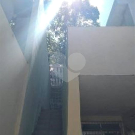 Casa Térrea à venda com 4 quartos, sendo 1 suíte,  em Vila Nivi, São Paulo, SP
