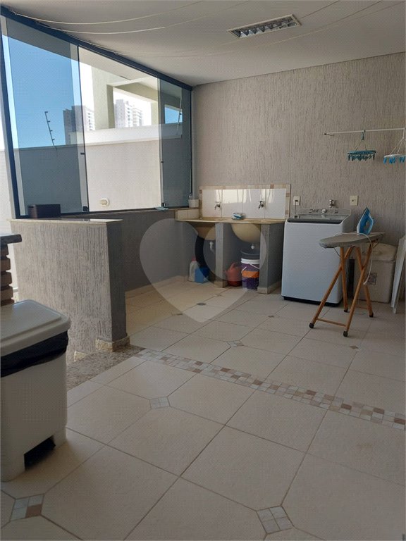 Sobrado à venda com 4 quartos, sendo 3 suítes, em Residencial Novo Horizonte I, Mogi das Cruzes, SP