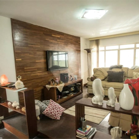 Casa à venda com 3 quartos, sendo 1 suíte, em Mirandópolis, São Paulo, SP