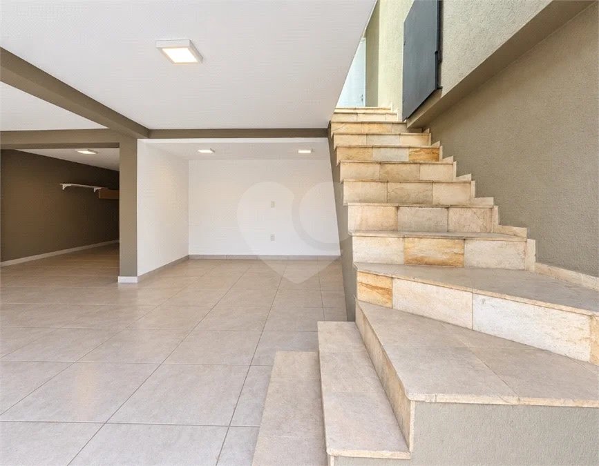 Casa moderna com varanda gourmet com 3 quartos sendo 1 suíte 3 vagas no Campo Belo - São Paulo - SP