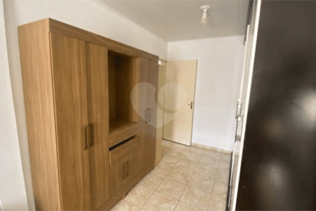 Sobrado à venda com 4 quartos, sendo 1 suíte, em Conjunto Habitacional Itapetininga F3, Itapetininga, SP