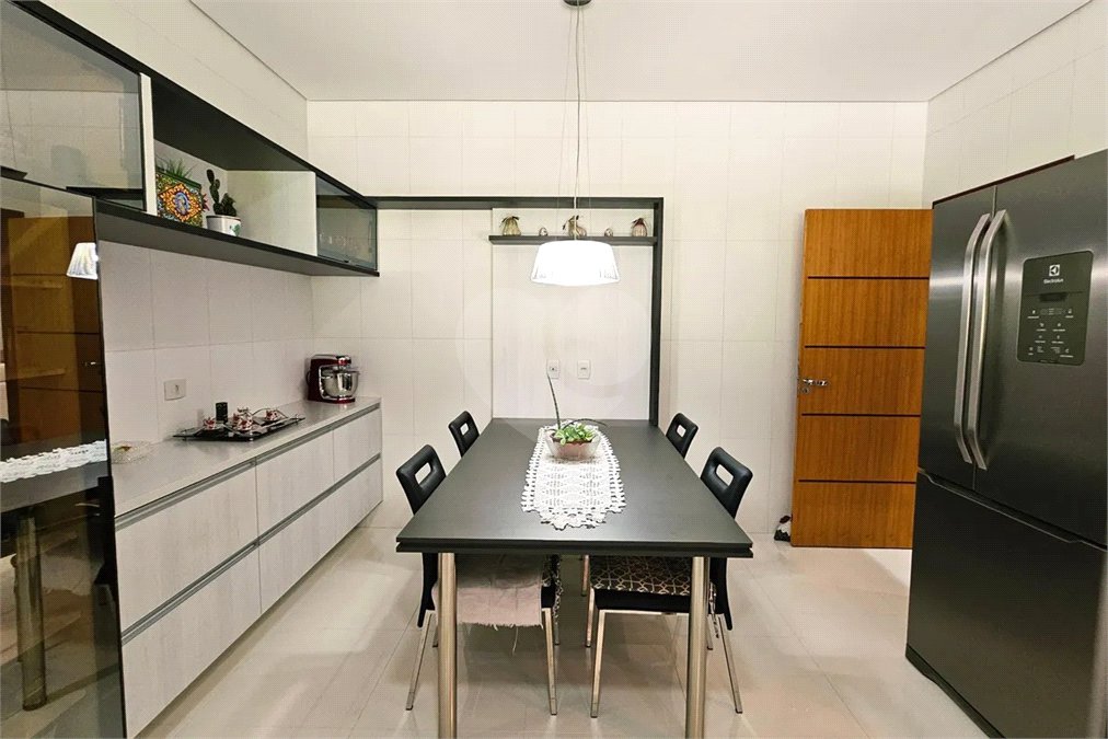 Casa à venda com 5 suítes no condomínio Capital Ville 2, Jundiaí - SP