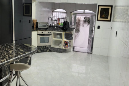 Casa à venda com 4 quartos, sendo 2 suítes,  em Vila Bela Flor, Mogi das Cruzes, SP