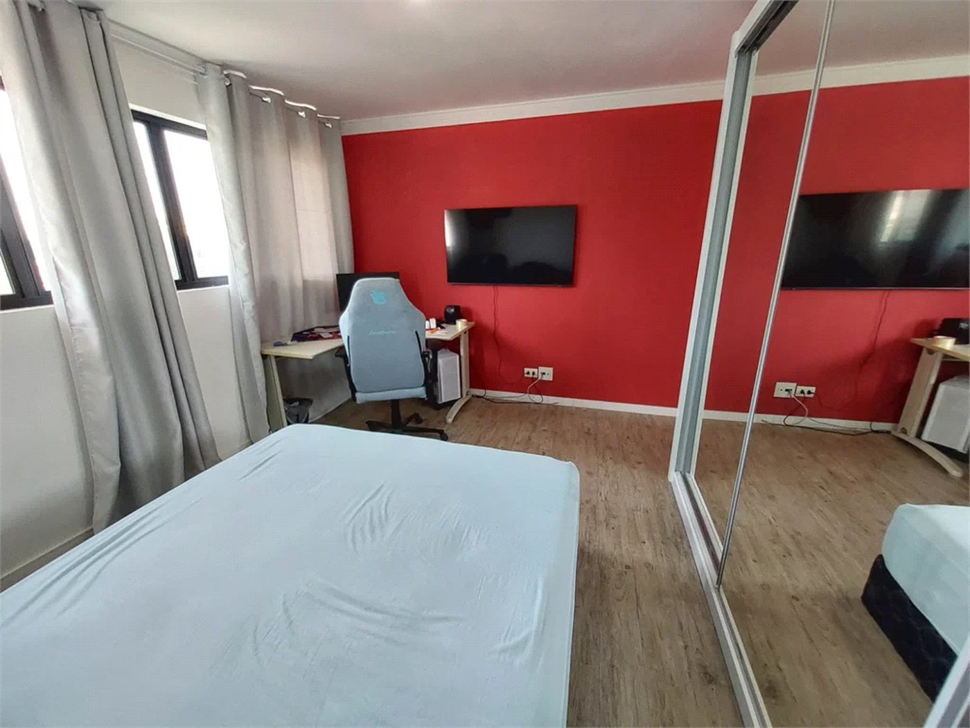 Casa à venda com 5 quartos, sendo 2 suítes,  em Jardim Bonfiglioli, São Paulo, SP