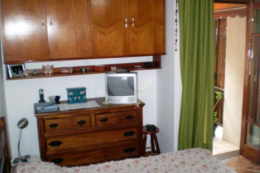 Casa à venda com 3 quartos, sendo 1 suíte, no condomínio Barbará II, São Paulo - SP