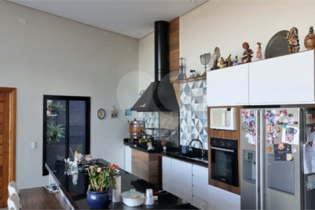 Casa à venda com 4 suítes no condomínio Osato, Atibaia - SP