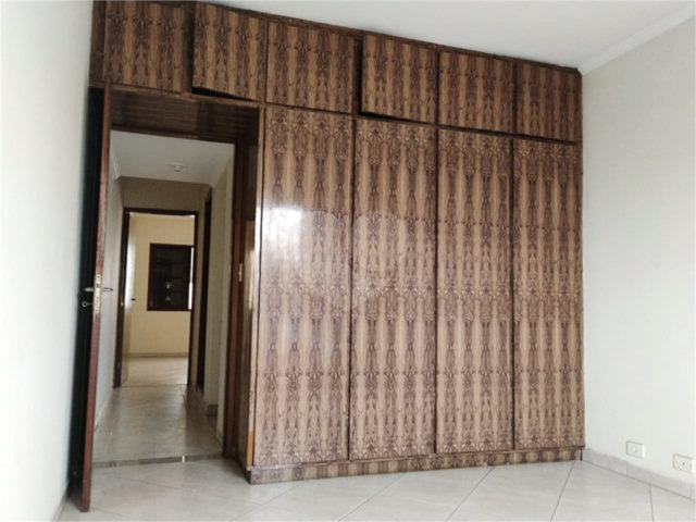 Sobrado à venda com 2 quartos em Vila Nivi, São Paulo, SP