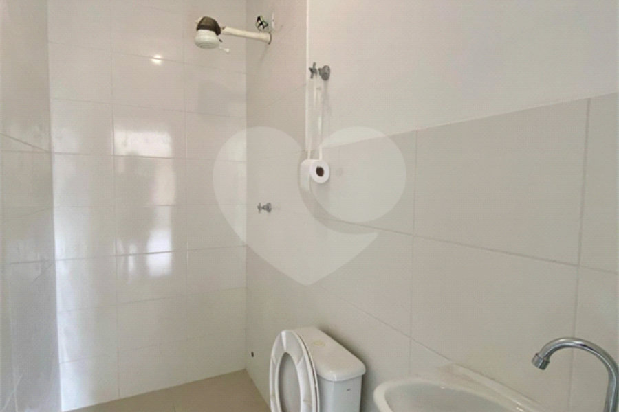 Sobrado à venda com 4 quartos, sendo 1 suíte, em Vila Guarani, São Paulo, SP