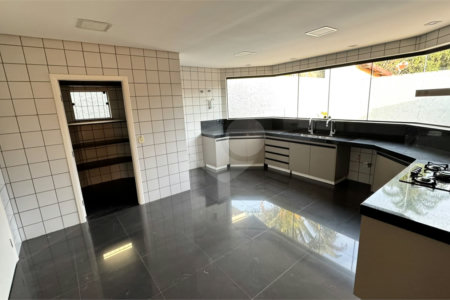Casa à venda ou para alugar com 3 quartos, sendo 1 suíte, em Jardim Paulista, Atibaia, SP
