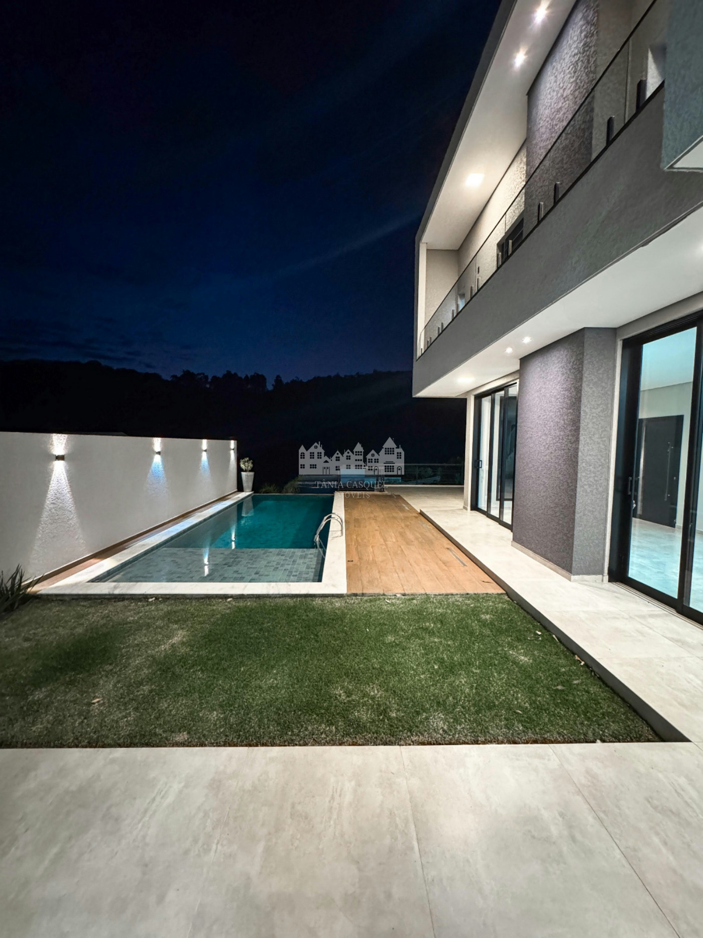 Casa à venda com 3 quartos, sendo 3 suítes, no Condomínio Quintas da Boa Vista, Atibaia - SP