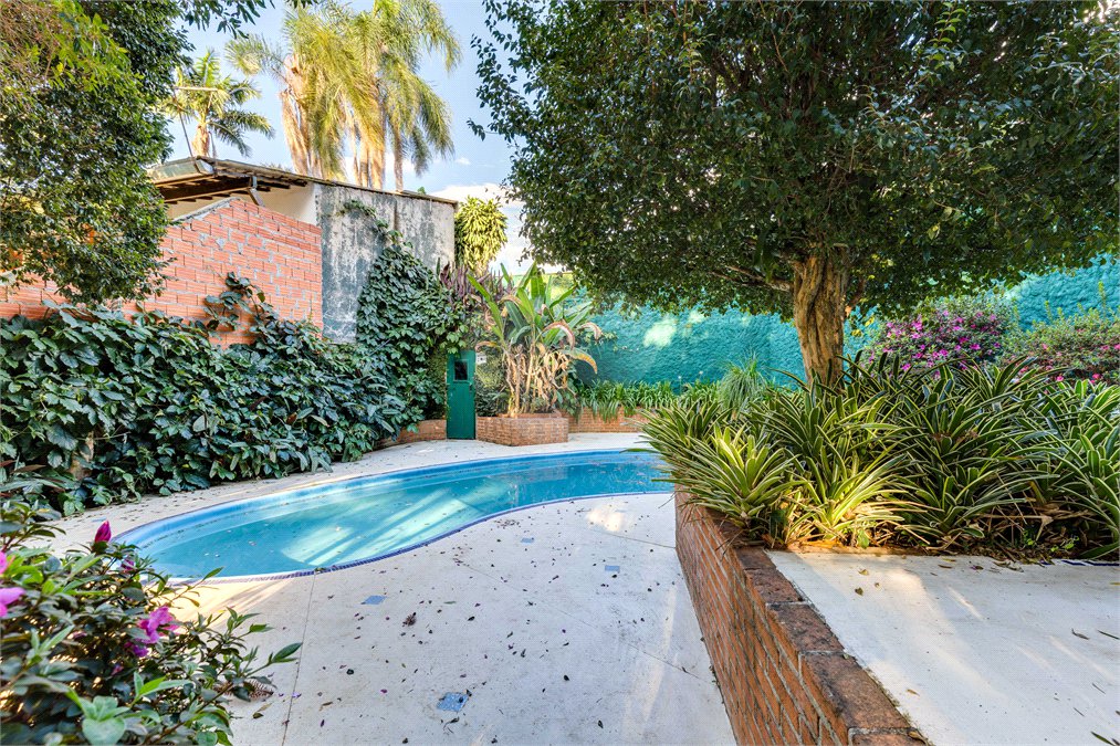 Casa Térrea à venda com 3 suítes em Jardim dos Estados, São Paulo, SP