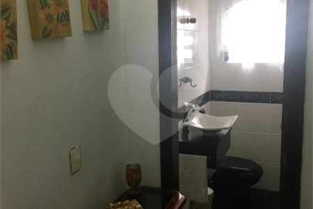Sobrado à venda com 3 quartos em Vila Galvão, Guarulhos, SP