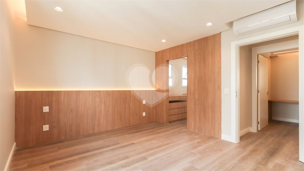 Apartamento à venda com 2 quartos, sendo 1 suíte,  em Vila Uberabinha, São Paulo, SP