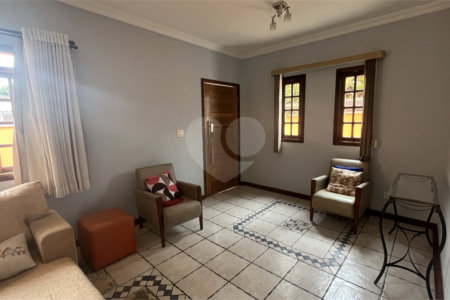 Sobrado à venda ou para alugar com 4 quartos, sendo 2 suítes, em Jardim Terceiro Centenário, Atibaia, SP