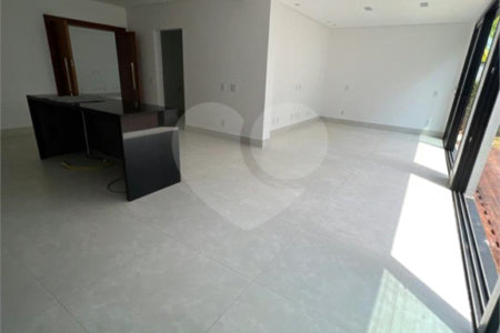 Casa à venda com 4 quartos, sendo 2 suítes, no condomínio Swiss Park, São Bernardo do Campo - SP