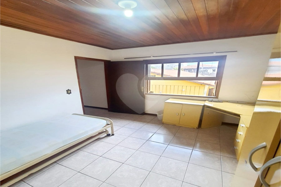 Casa à venda com 4 quartos em Jardim Almeida Prado, Guarulhos, SP