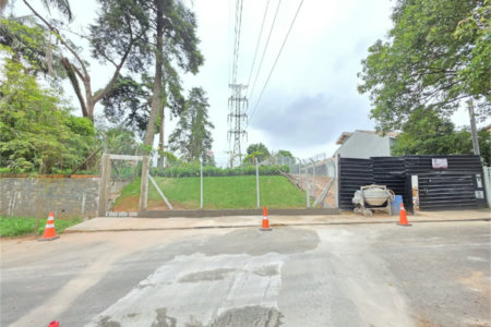 Oportunidade de Investimento: Terreno 1.000m² na Granja Viana próx. Kartódromo com Projeto Aprovado para construção de 5 Casas - Villagio.