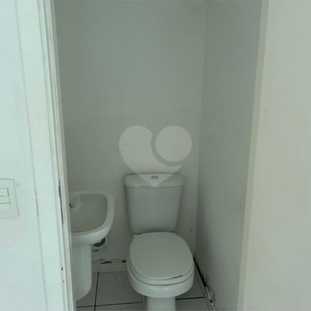 Sobrado à venda com 3 quartos em Jardim Petrópolis, Cotia, SP