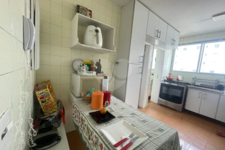 Apartamento à venda com 3 quartos, sendo 1 suíte, em Cerqueira César, São Paulo, SP